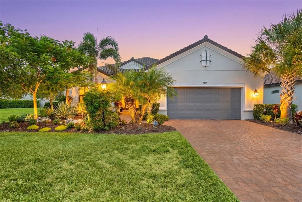 For Sale: $1,375,000 (3 beds, 3 baths, 3035 Square Feet)