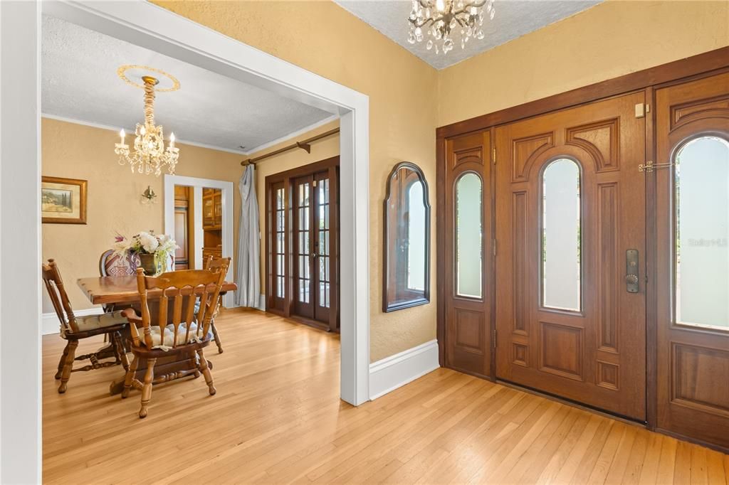 На продажу: $995,000 (5 спален, 4 ванн, 3526 Квадратных фут)