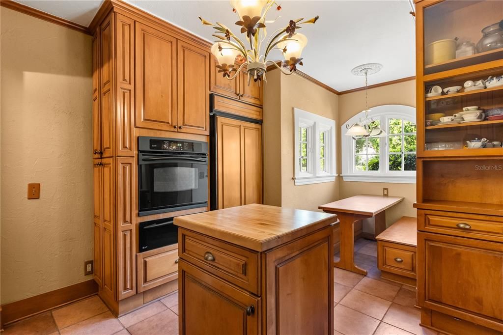 На продажу: $995,000 (5 спален, 4 ванн, 3526 Квадратных фут)