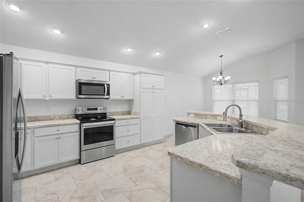 For Sale: $399,000 (4 beds, 2 baths, 1978 Square Feet)