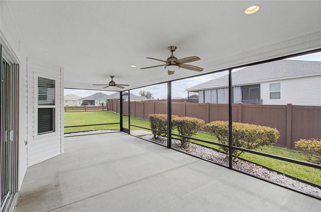 For Sale: $399,000 (4 beds, 2 baths, 1978 Square Feet)