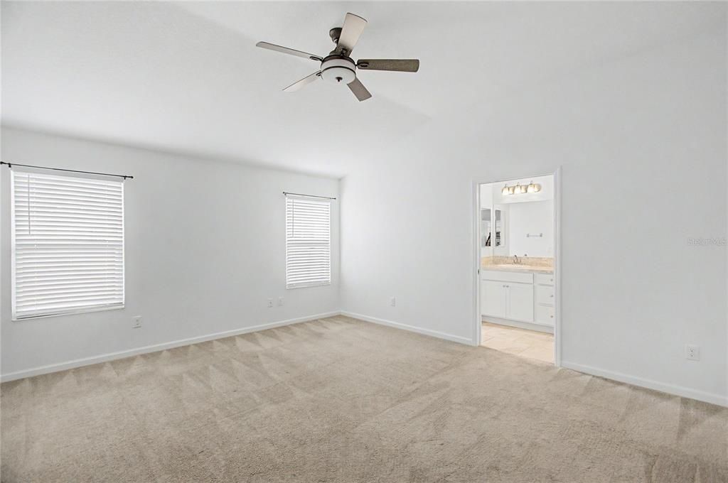 For Sale: $399,000 (4 beds, 2 baths, 1978 Square Feet)