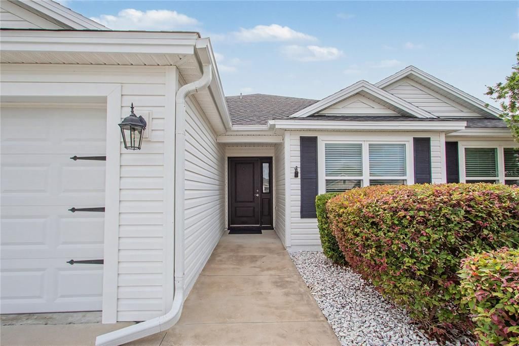For Sale: $399,000 (4 beds, 2 baths, 1978 Square Feet)