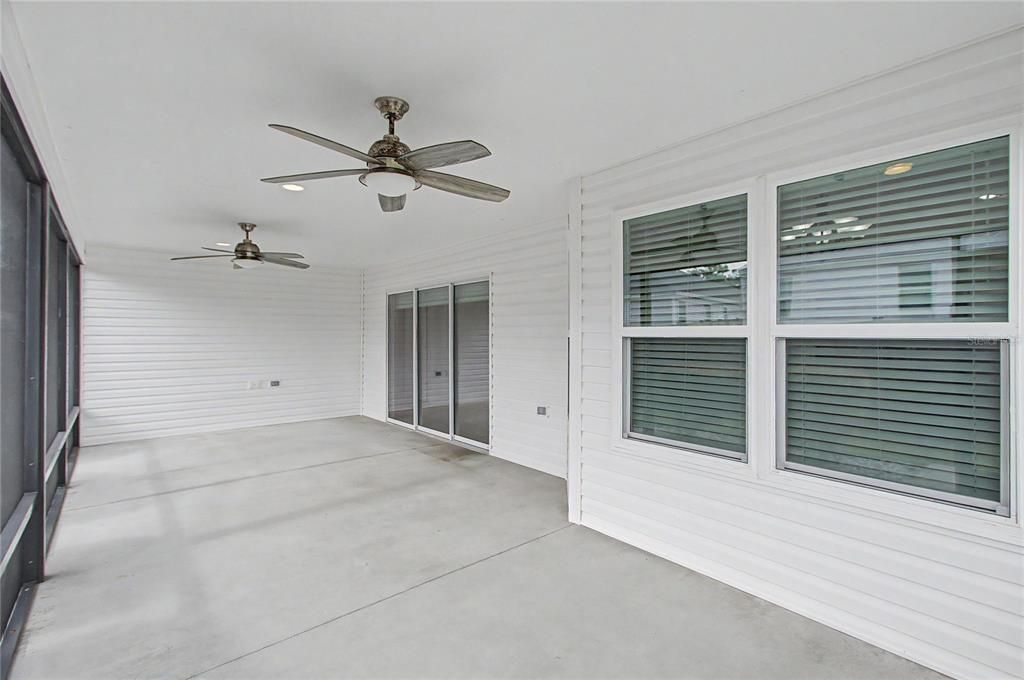 For Sale: $399,000 (4 beds, 2 baths, 1978 Square Feet)