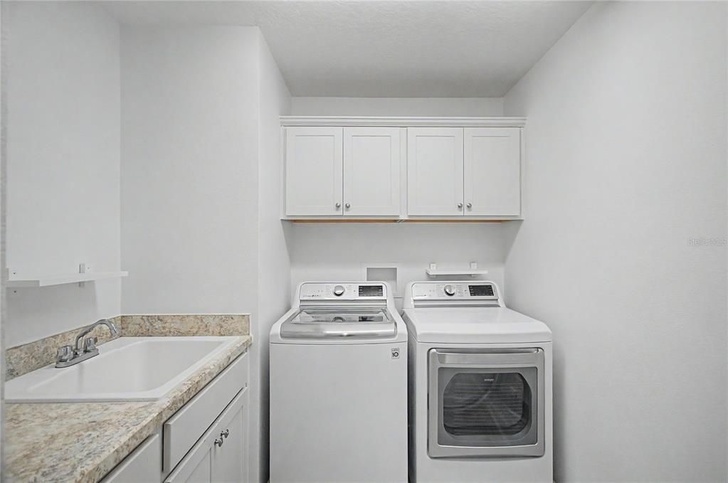 For Sale: $399,000 (4 beds, 2 baths, 1978 Square Feet)