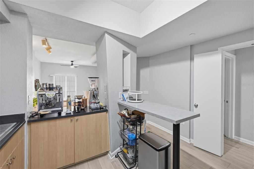 For Rent: $2,195 (1 beds, 1 baths, 789 Square Feet)