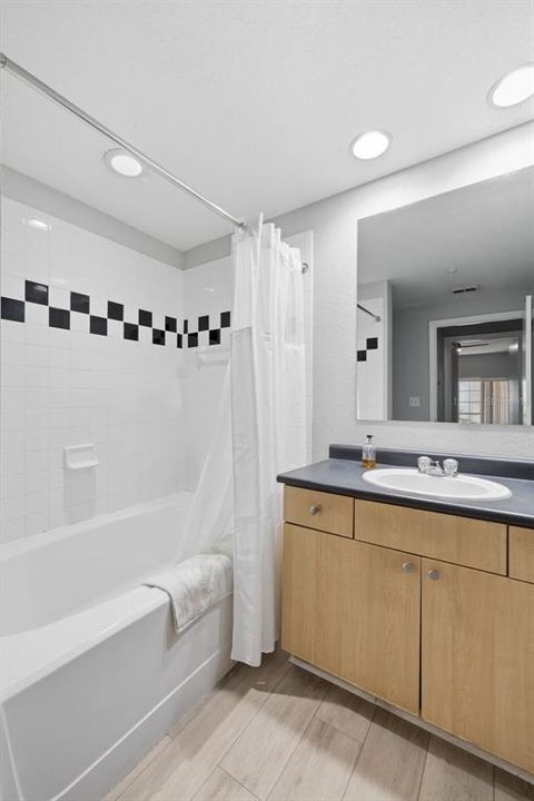 For Rent: $2,195 (1 beds, 1 baths, 789 Square Feet)