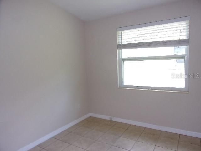 For Rent: $1,275 (2 beds, 1 baths, 816 Square Feet)