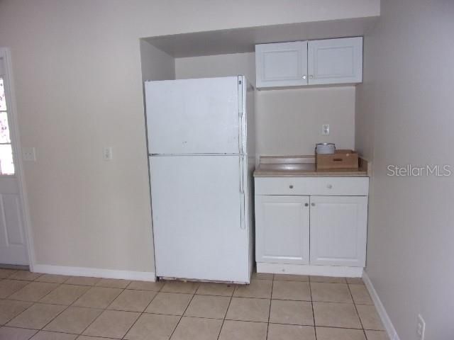 For Rent: $1,275 (2 beds, 1 baths, 816 Square Feet)