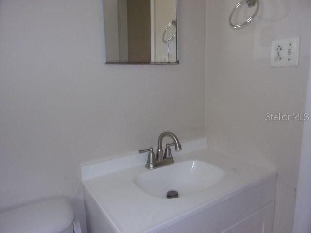 For Rent: $1,275 (2 beds, 1 baths, 816 Square Feet)