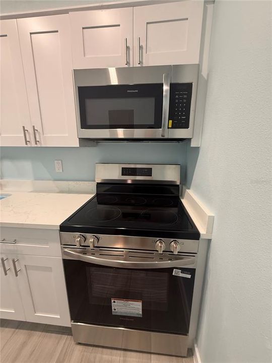 For Rent: $1,700 (1 beds, 1 baths, 430 Square Feet)
