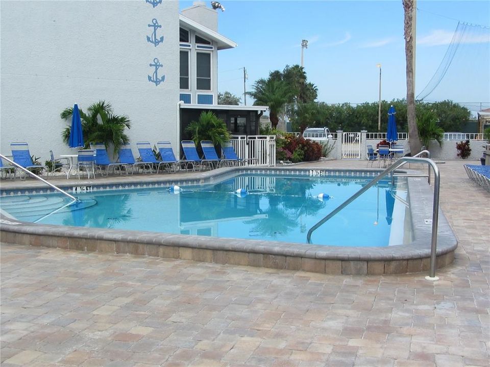 For Rent: $1,700 (1 beds, 1 baths, 430 Square Feet)