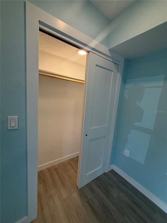 For Rent: $1,700 (1 beds, 1 baths, 430 Square Feet)