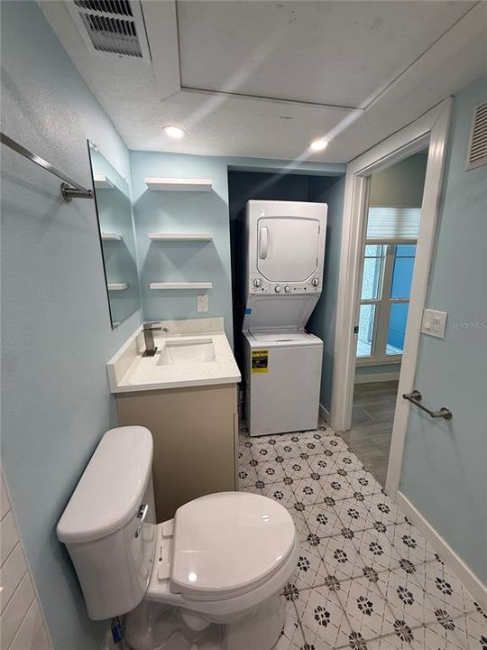For Rent: $1,700 (1 beds, 1 baths, 430 Square Feet)