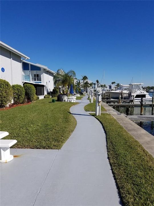 For Rent: $1,700 (1 beds, 1 baths, 430 Square Feet)