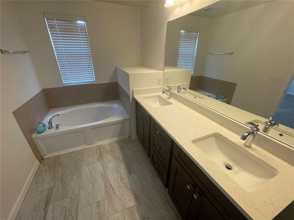 В аренду: $2,500 (3 спален, 2 ванн, 1620 Квадратных фут)