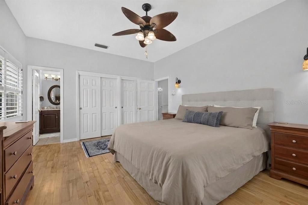 For Sale: $875,000 (5 beds, 2 baths, 3031 Square Feet)