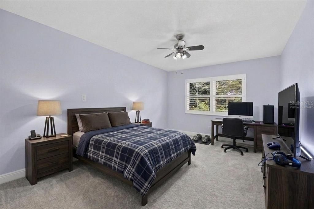 For Sale: $875,000 (5 beds, 2 baths, 3031 Square Feet)