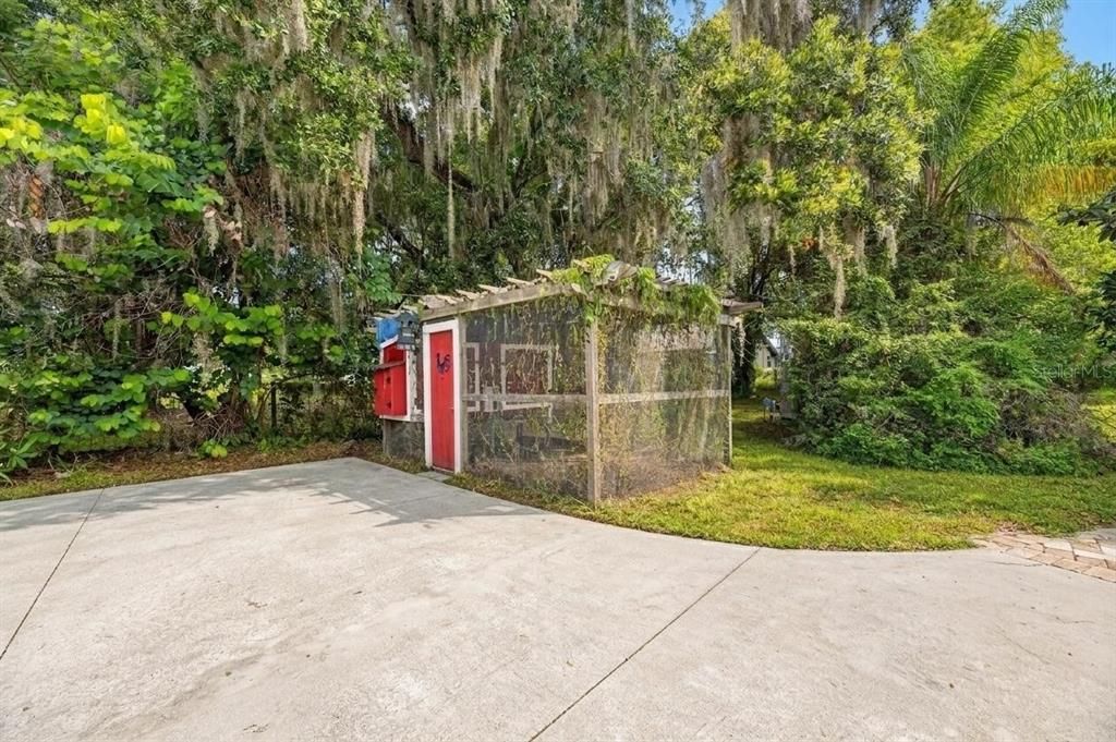For Sale: $875,000 (5 beds, 2 baths, 3031 Square Feet)