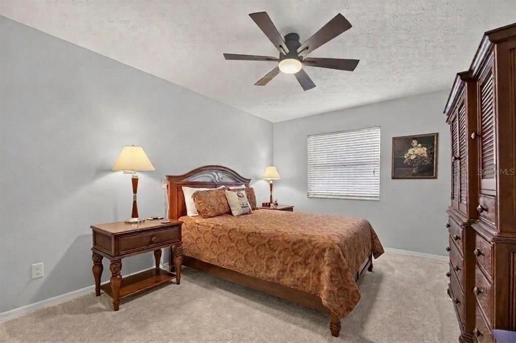 For Sale: $875,000 (5 beds, 2 baths, 3031 Square Feet)