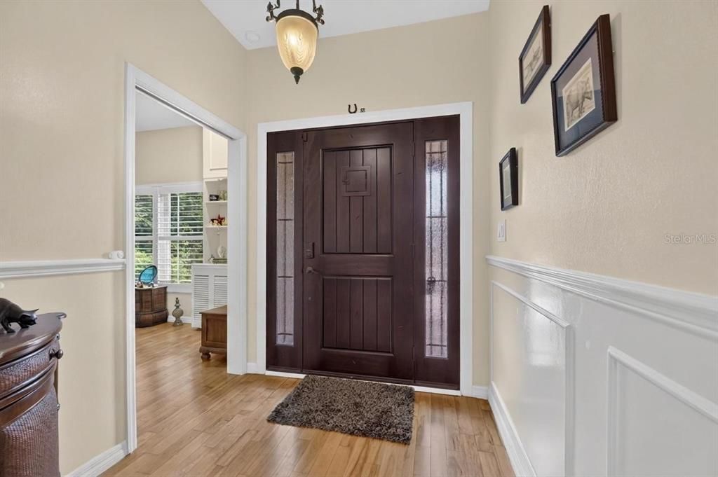 For Sale: $875,000 (5 beds, 2 baths, 3031 Square Feet)