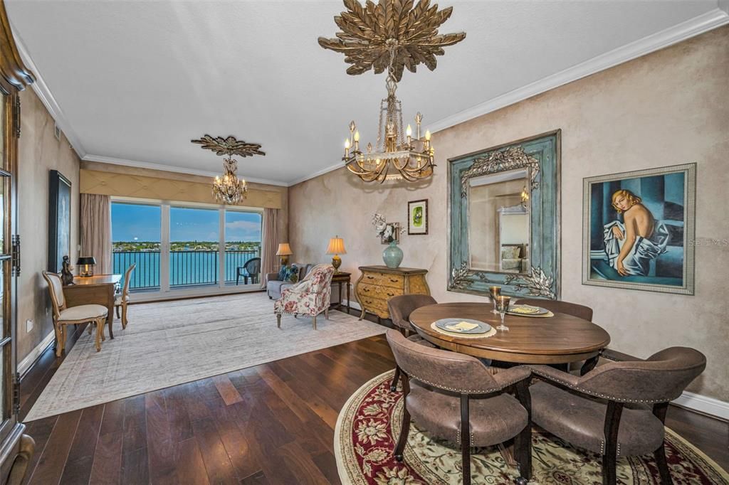 For Sale: $975,000 (3 beds, 3 baths, 1995 Square Feet)