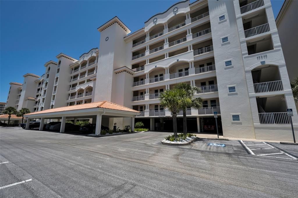For Sale: $975,000 (3 beds, 3 baths, 1995 Square Feet)