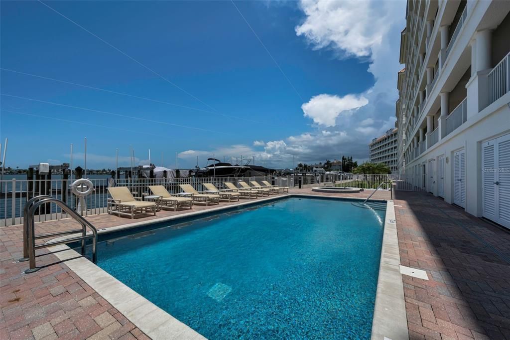 For Sale: $975,000 (3 beds, 3 baths, 1995 Square Feet)