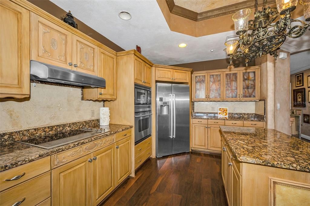 For Sale: $975,000 (3 beds, 3 baths, 1995 Square Feet)