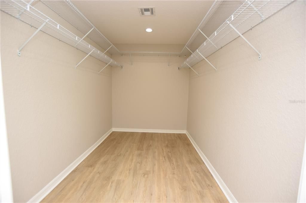 For Rent: $2,300 (3 beds, 2 baths, 1622 Square Feet)