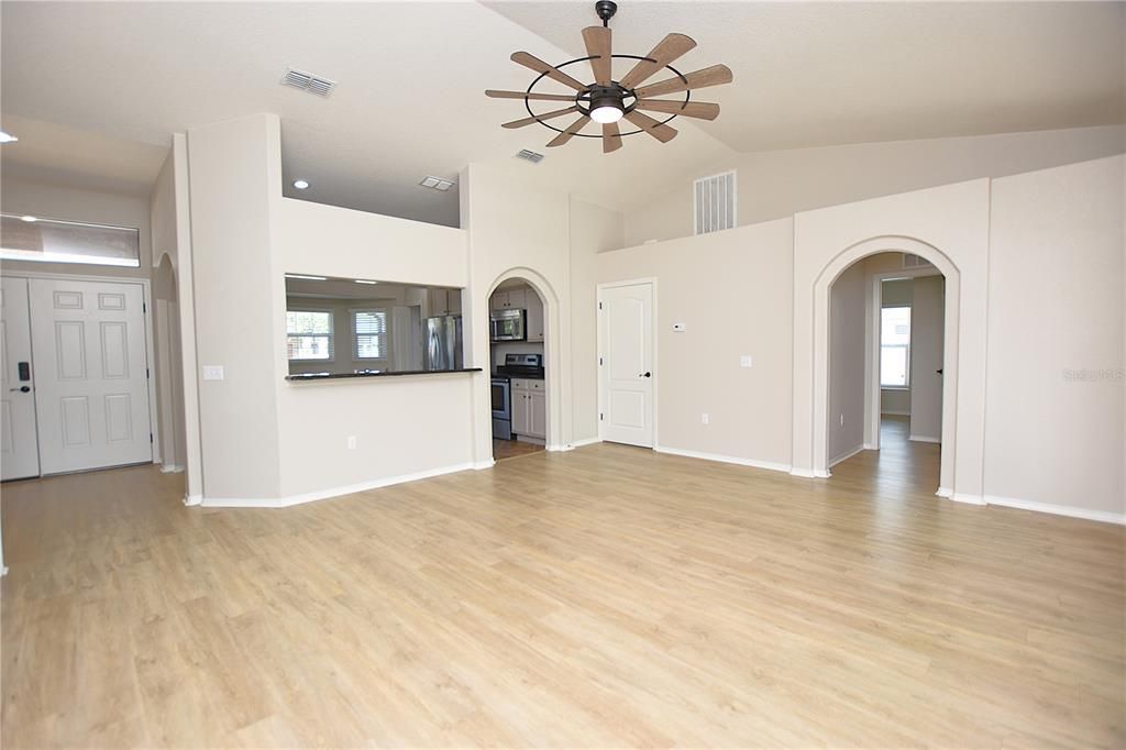 For Rent: $2,300 (3 beds, 2 baths, 1622 Square Feet)