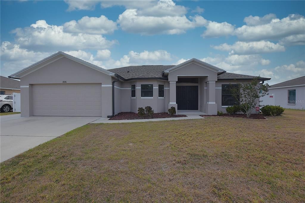 For Rent: $2,300 (3 beds, 2 baths, 1622 Square Feet)
