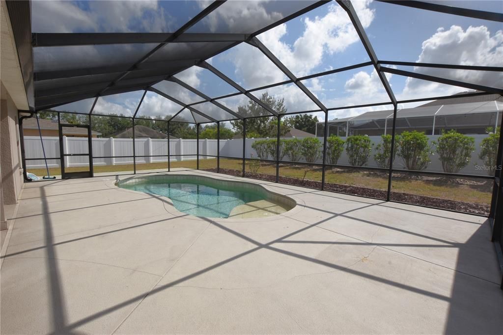 For Rent: $2,300 (3 beds, 2 baths, 1622 Square Feet)