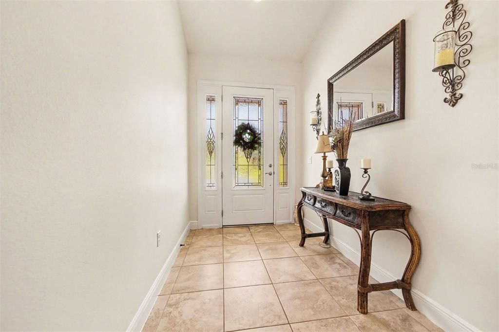 Activo con contrato: $980,000 (4 camas, 3 baños, 2221 Pies cuadrados)
