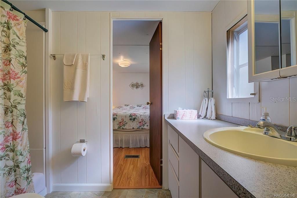 For Sale: $159,900 (3 beds, 2 baths, 1104 Square Feet)