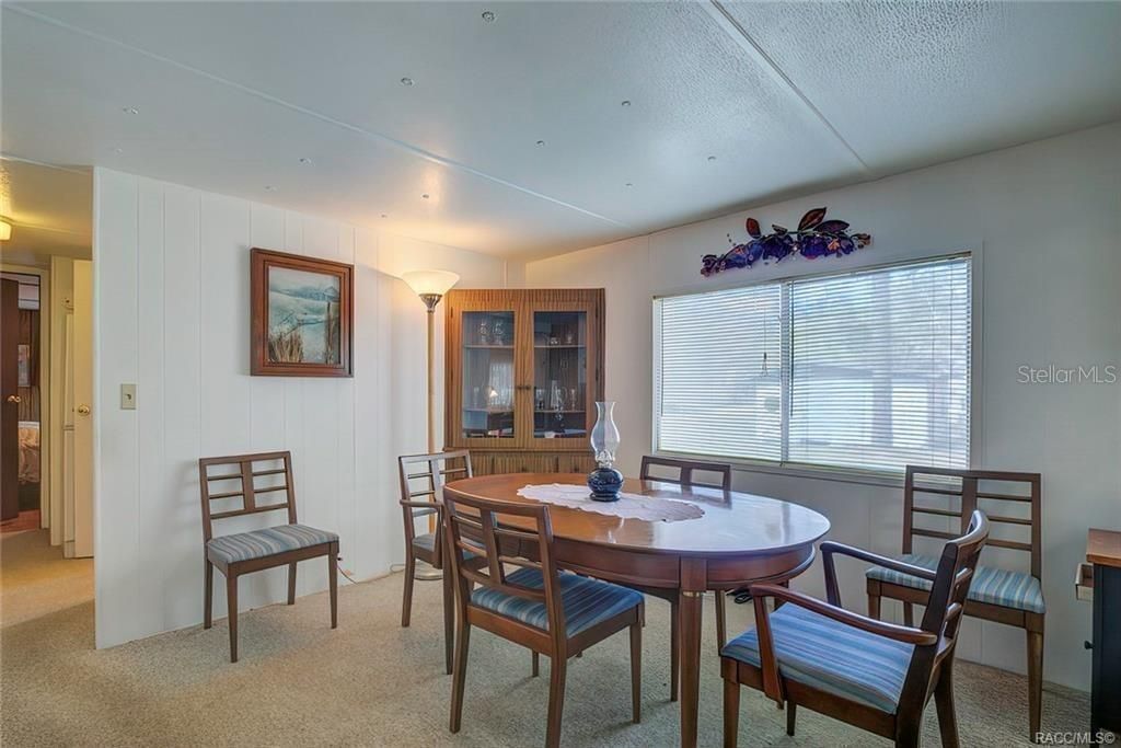 For Sale: $159,900 (3 beds, 2 baths, 1104 Square Feet)