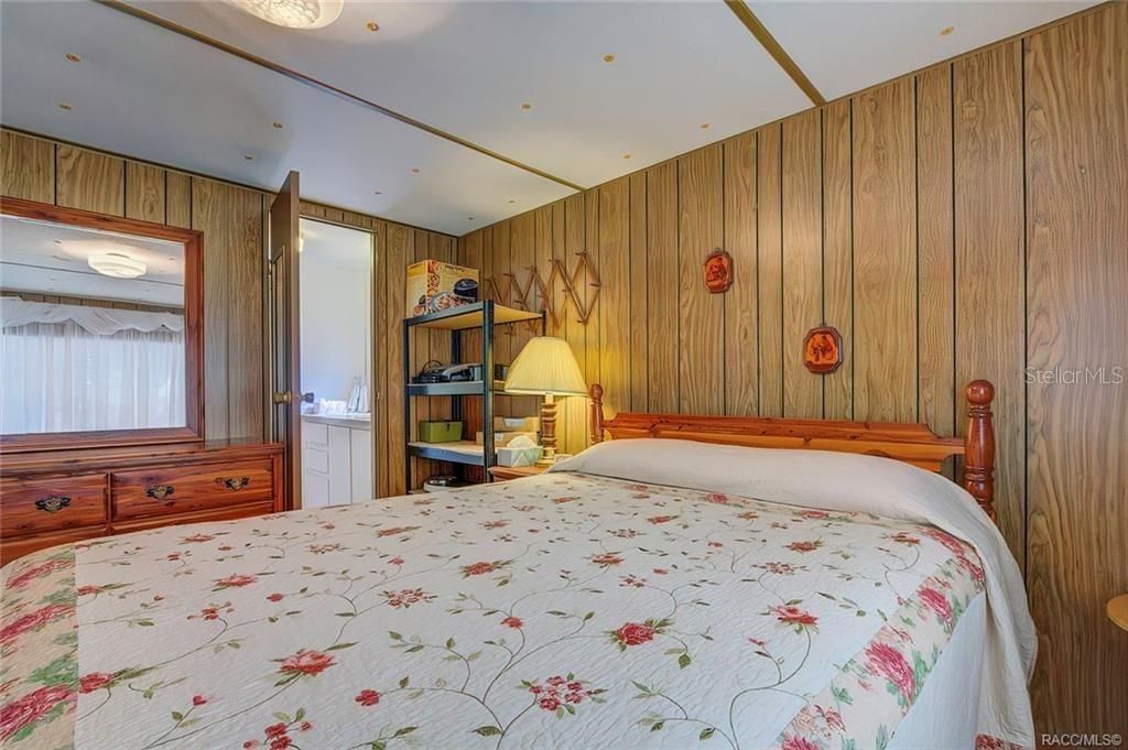 For Sale: $159,900 (3 beds, 2 baths, 1104 Square Feet)