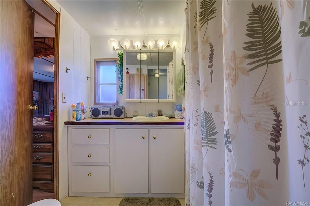 For Sale: $159,900 (3 beds, 2 baths, 1104 Square Feet)
