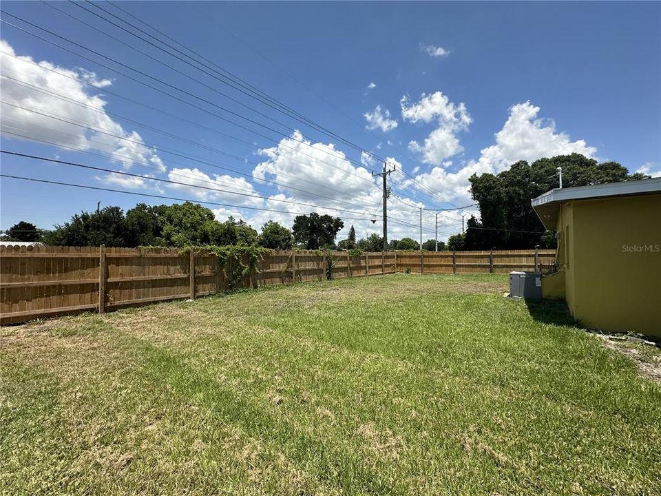 For Rent: $1,995 (3 beds, 2 baths, 1304 Square Feet)
