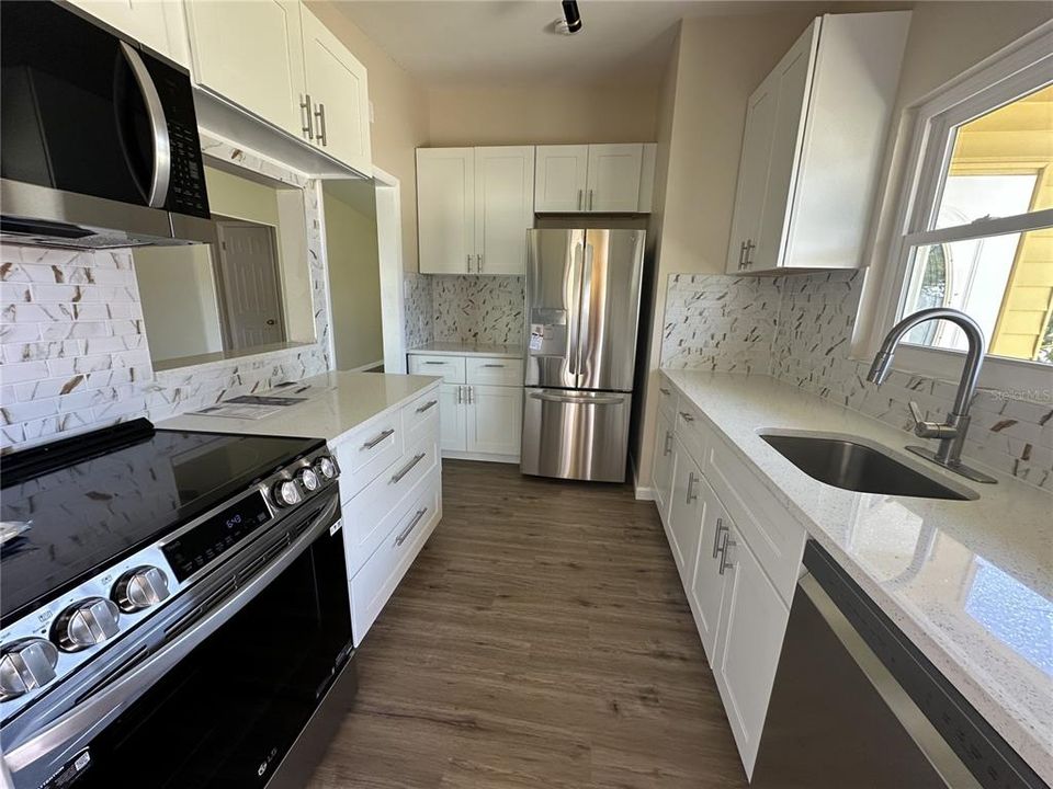 For Rent: $1,995 (3 beds, 2 baths, 1304 Square Feet)