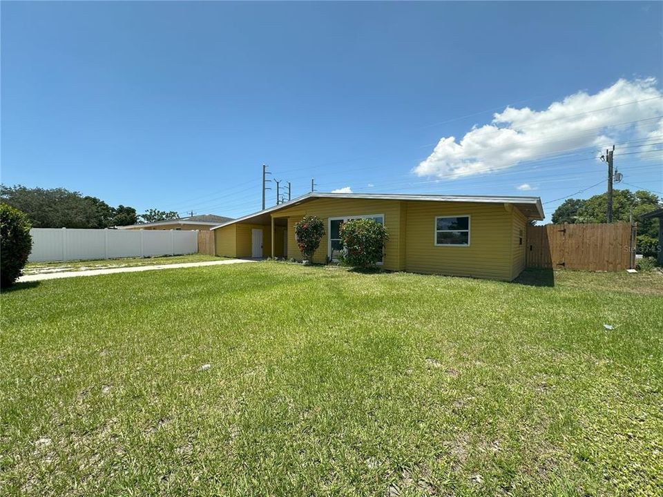 For Rent: $1,995 (3 beds, 2 baths, 1304 Square Feet)