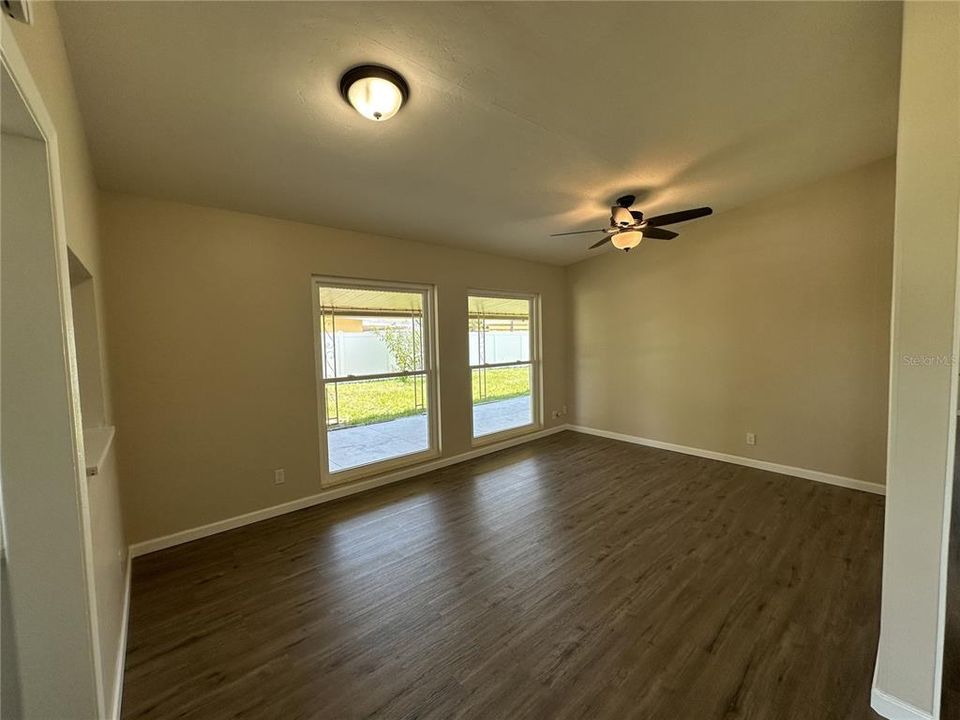 For Rent: $1,995 (3 beds, 2 baths, 1304 Square Feet)