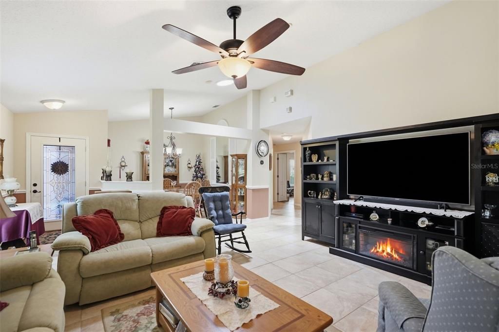 For Sale: $368,000 (3 beds, 2 baths, 1767 Square Feet)