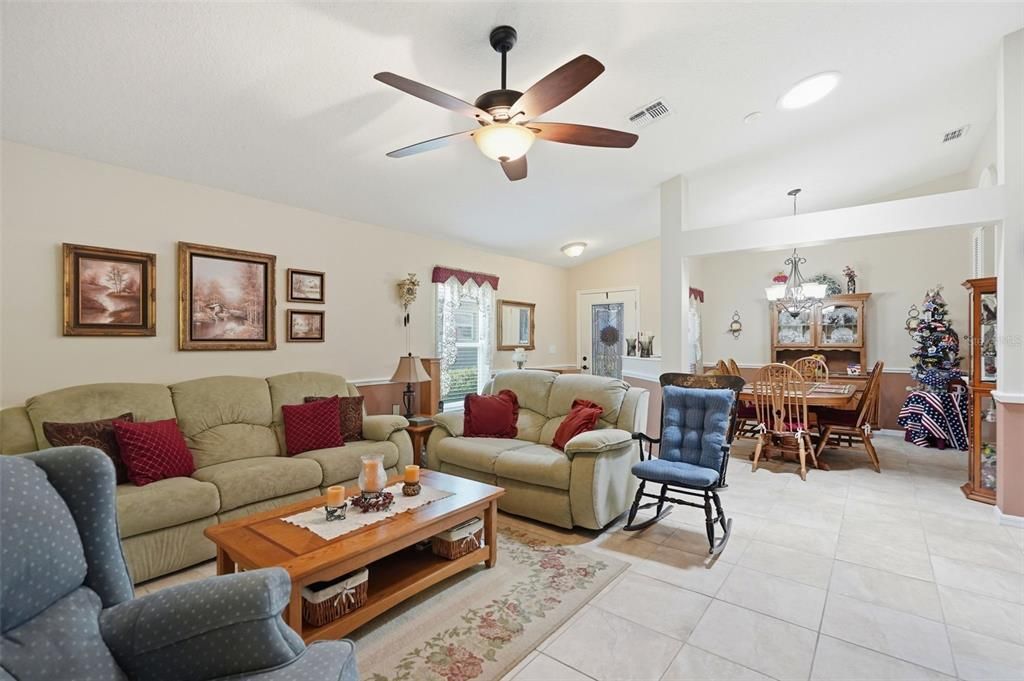 For Sale: $368,000 (3 beds, 2 baths, 1767 Square Feet)