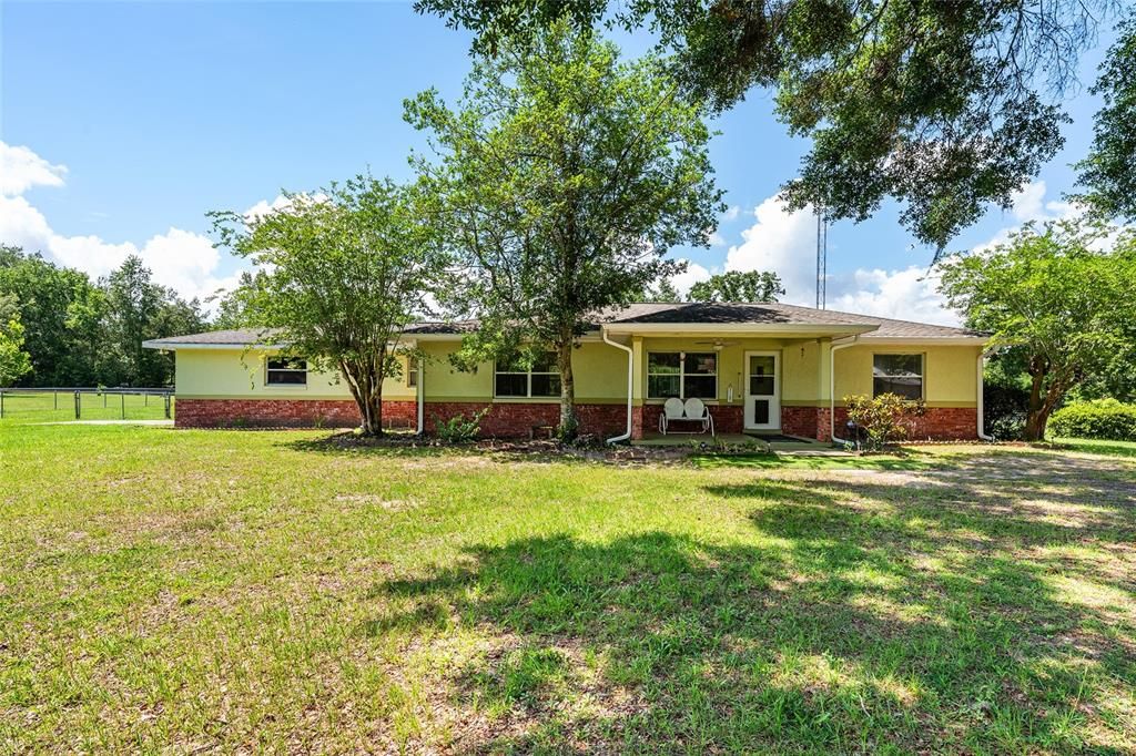 For Sale: $300,000 (3 beds, 2 baths, 1248 Square Feet)
