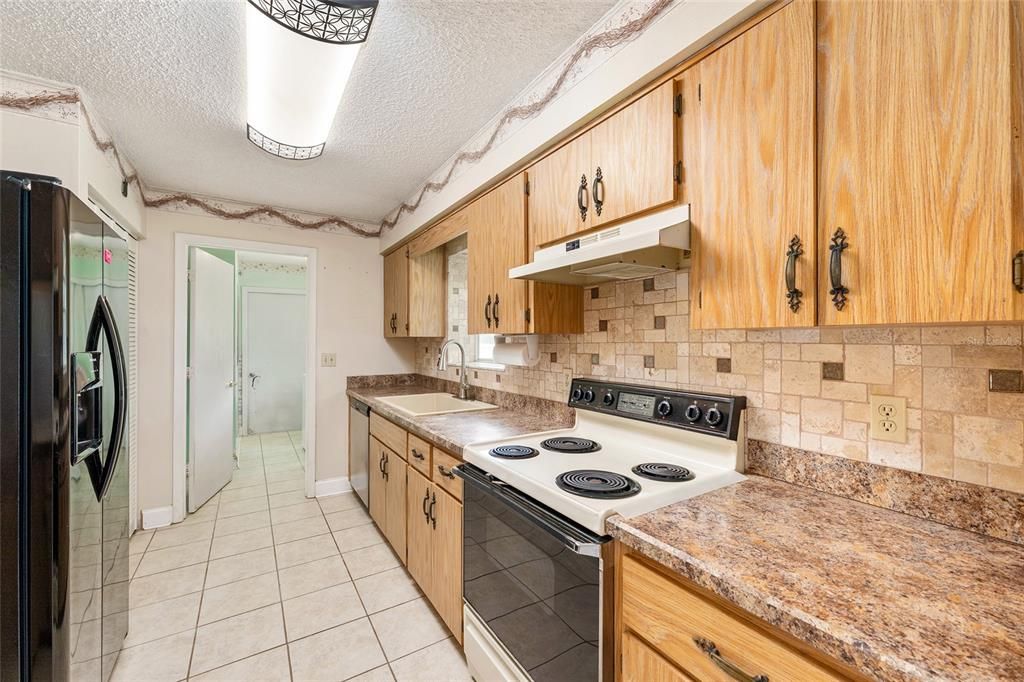 For Sale: $300,000 (3 beds, 2 baths, 1248 Square Feet)