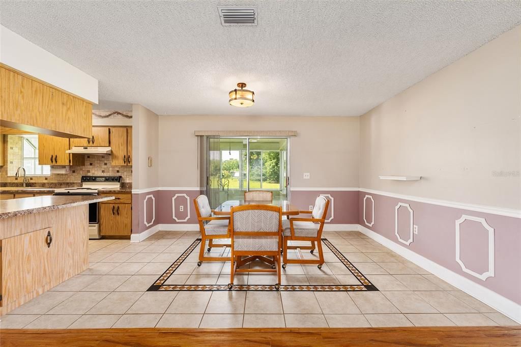 For Sale: $300,000 (3 beds, 2 baths, 1248 Square Feet)