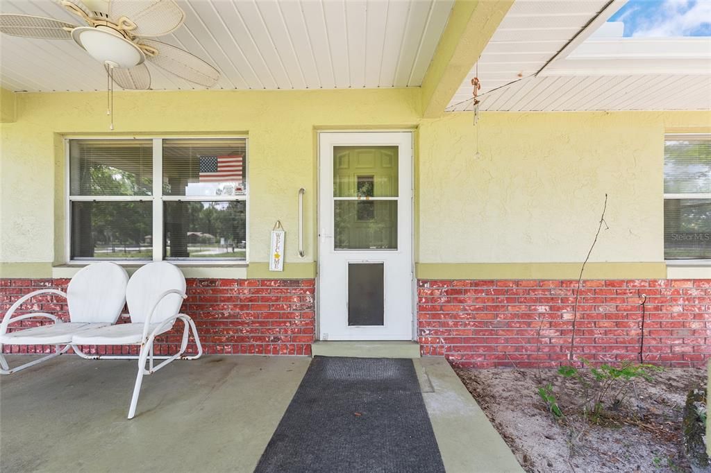 For Sale: $300,000 (3 beds, 2 baths, 1248 Square Feet)