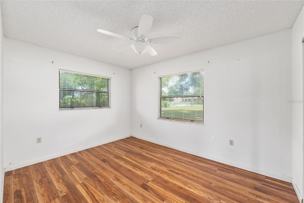 For Sale: $300,000 (3 beds, 2 baths, 1248 Square Feet)