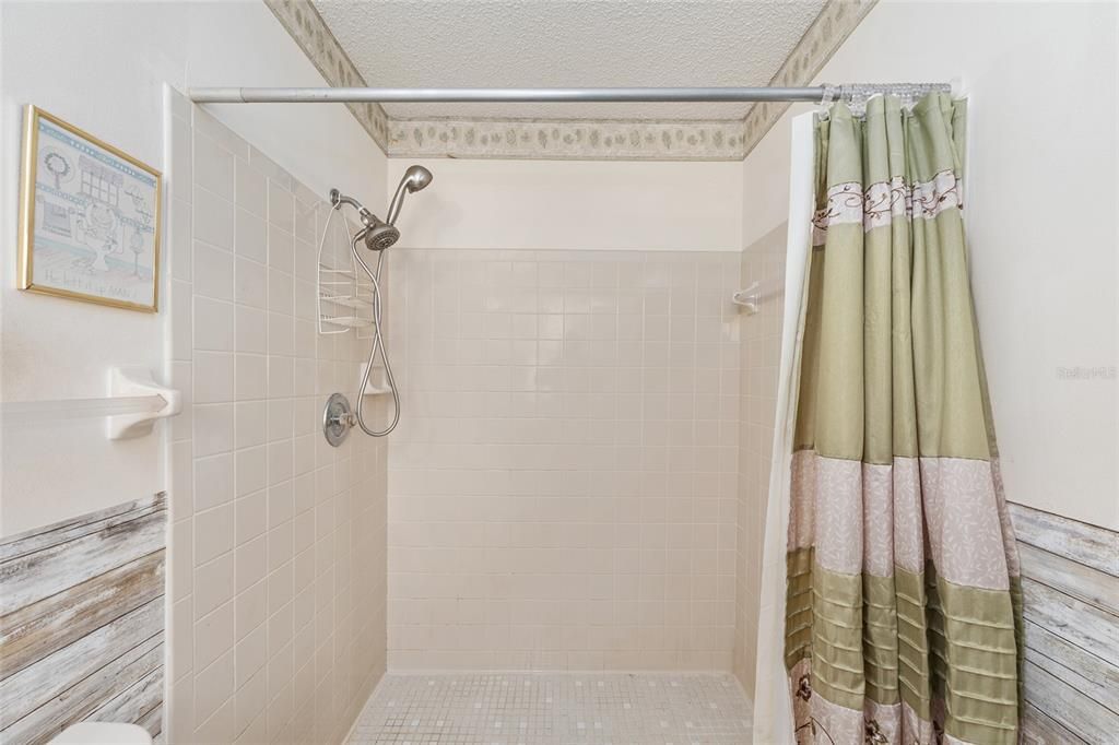 For Sale: $300,000 (3 beds, 2 baths, 1248 Square Feet)